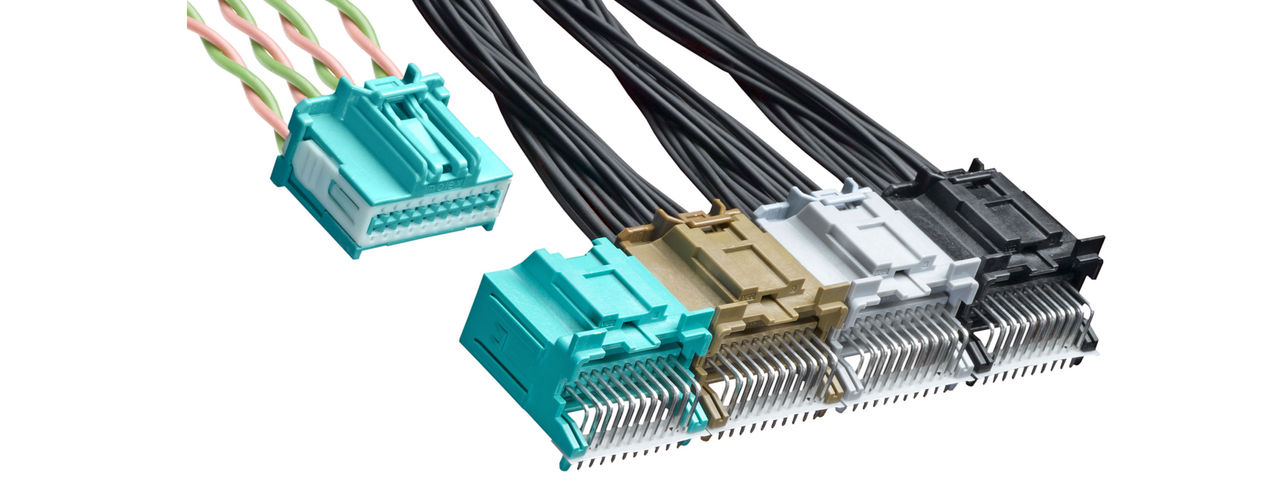 Molex Stac64コネクター。