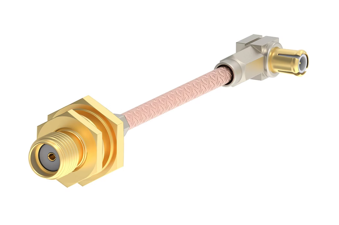 Molex SMAの標準メスコネクター（ジャックタイプ）。